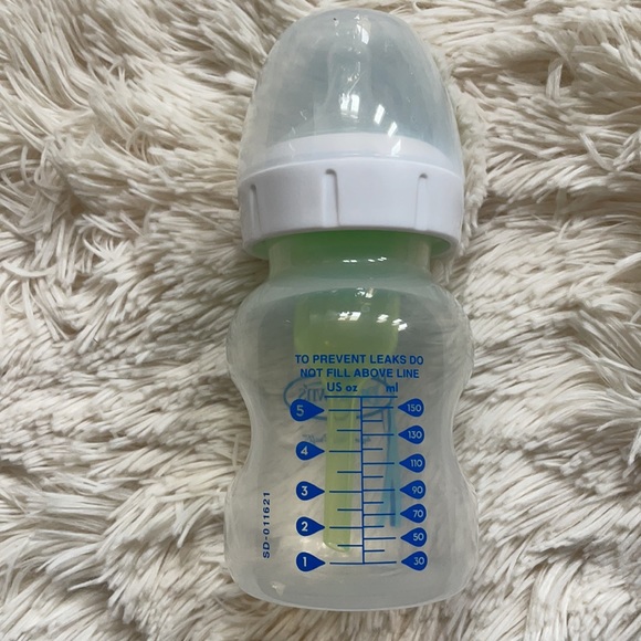 Dr. Brown’s natural flow wide neck anti colic baby bottle - Picture 2 of 5